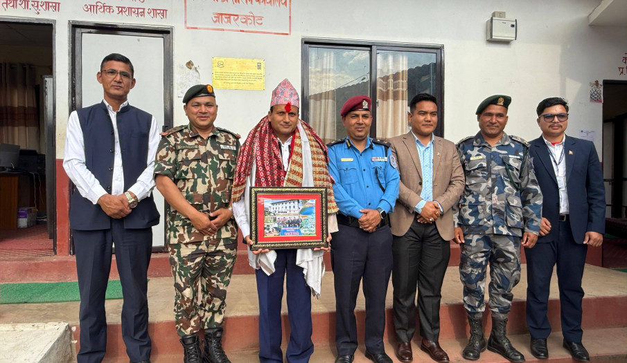 कर्मचारीहरुको तर्फबाट श्रीमान् प्रमुख जिल्ला अधिकारी श्री राजु प्रसाद पौडेलज्यूको विदाई तथा फेरि भेटौला कार्यक्रमका झलकहरु