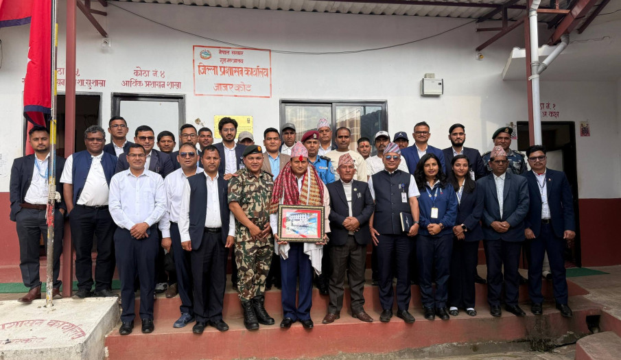 जिल्ला स्थित कार्यालयका कार्यालय प्रमुख र कर्मचारीहरुको तर्फबाट श्रीमान् प्रमुख जिल्ला अधिकारी श्री राजु प्रसाद पौडेलज्यूको विदाई तथा फेरि भेटौला कार्यक्रमका झलकहरु