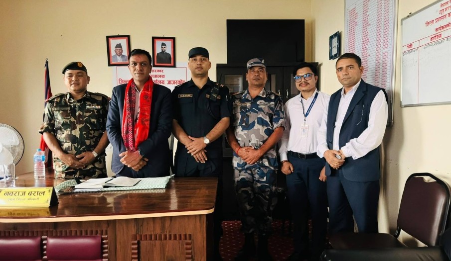 जिल्ला प्रशासन कार्यालय, बाग्लुङबाट सरुवा भई आउनुभएका प्रमुख जिल्ला अधिकारी श्री नवराज बरालज्युलाई सुरक्षा समितिद्वारा यस कार्यालयमा सफल कार्यकालको शुभकामना सहित हार्दिक स्वागत कार्यक्रम सम्पन्न । मिति २०८३/०५/२५